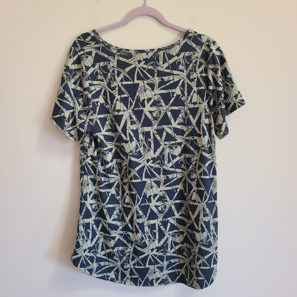 Lularoe Classic Navy & Gray Patterned Top XL - Picture 2 of 12